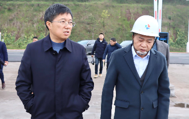 南溪區(qū)委書記、南溪經(jīng)開區(qū)黨工委書記劉剛率隊調(diào)研遠(yuǎn)東股份宜賓智能產(chǎn)業(yè)園